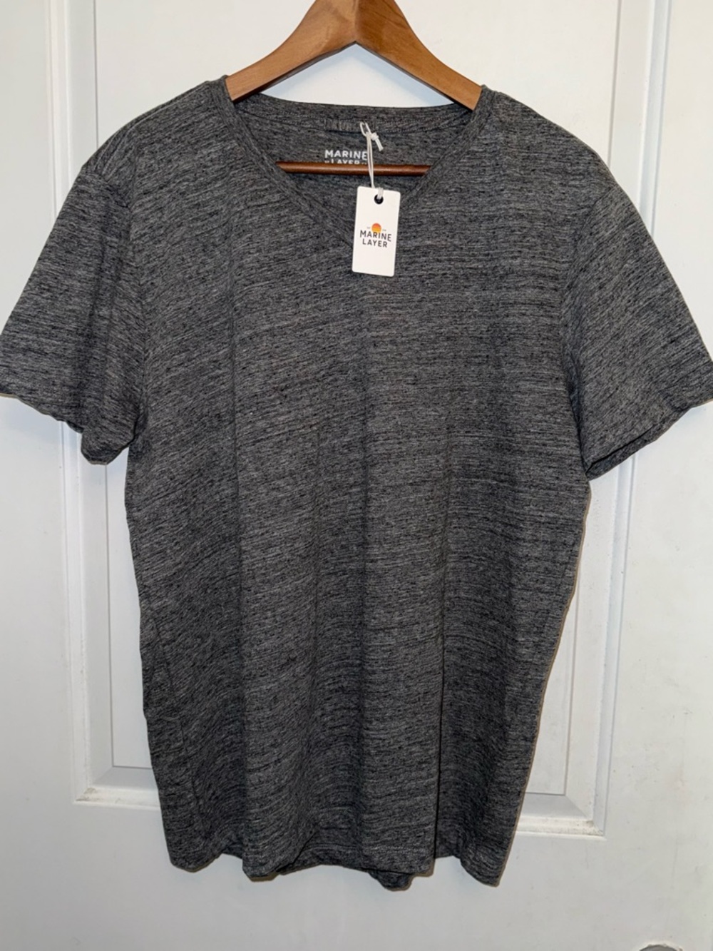 Marine Layer NWT Signature V-Neck Tee in Mid Heather Grey